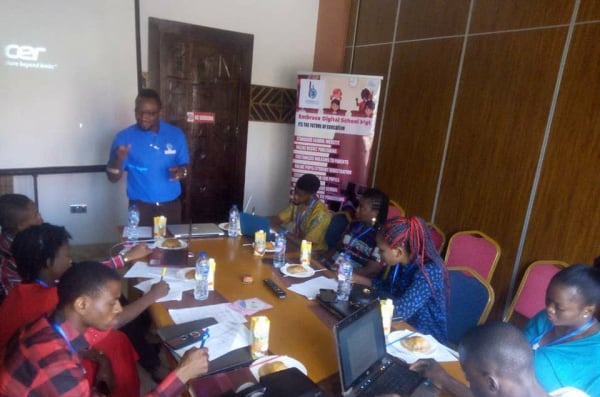 IT-consultants-meeting-cadright